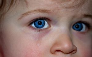 child cry pixabay
