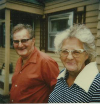 Clyde and Gail Martin_Prescott house_Sept 7 1987